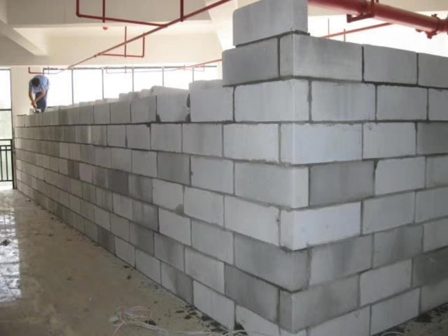 临渭蒸压加气混凝土砌块承重墙静力和抗震性能的研究